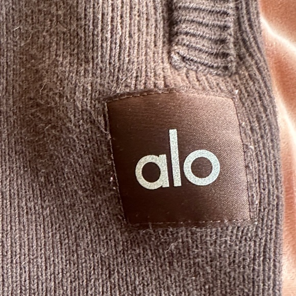 ALO Yoga Brown Knitwear - Picture 2 of 5